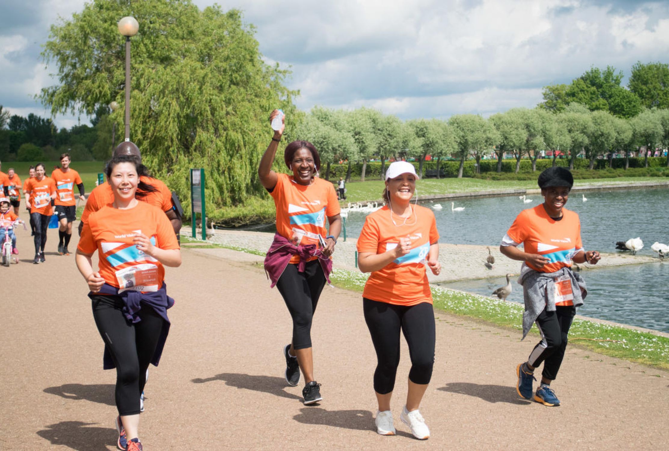 Group of people running to take part in World Vision's Global 6K for Water