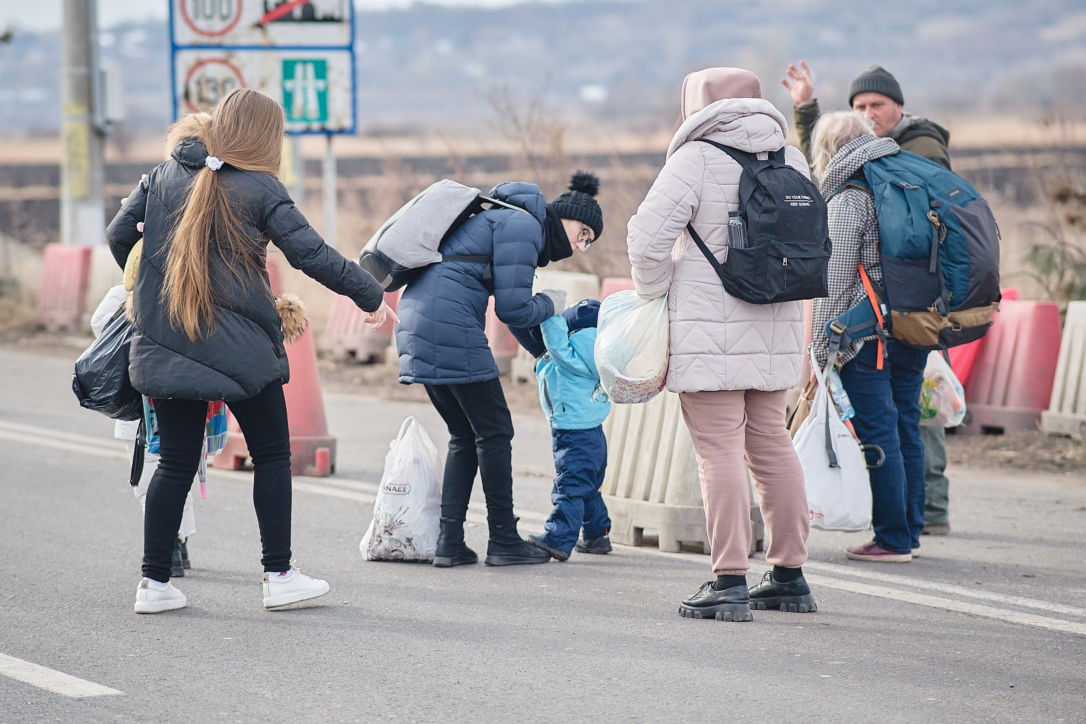 families on the Romania/Ukraine border