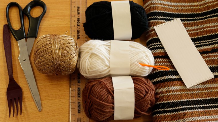 Learn to make an easy woven bookmark for Mother’s Day